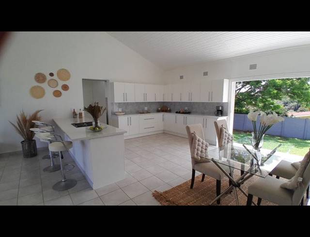 4 BEDROOM HOUSE FOR SALE IN MANABA BEACH